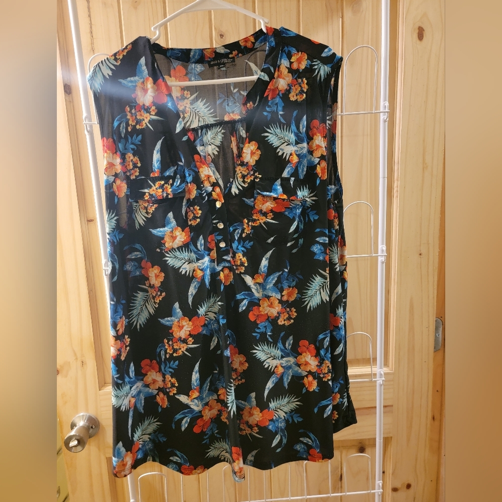 Ladies top by Ava and Grace sz 2x
